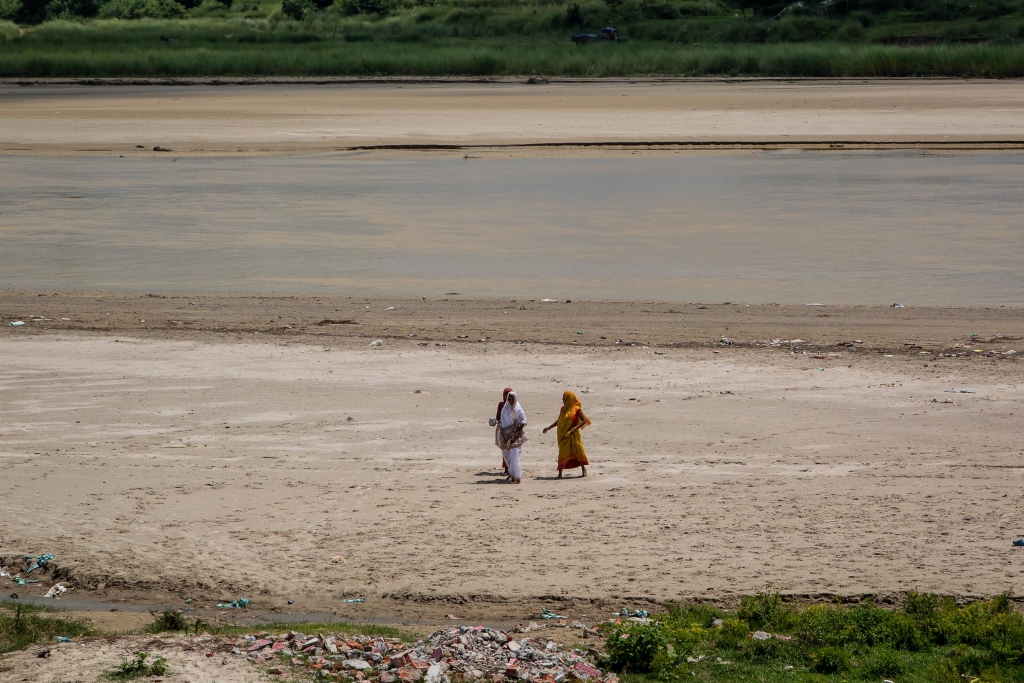 The Balan River has an important socio-economic and religious significance for the residents of Siraha and Saptari Districts. (Image: Pankaj Thapa / Aawaaj News)