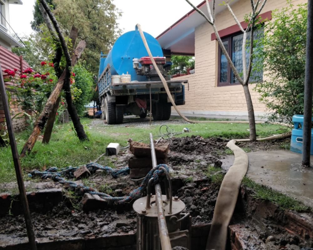 Drain Expert Nepal transfers fecal waste from a septic tank at a private residence in Kathmandu (Image: <a href="https://drainexpertnepal.com/">Drain Expert Nepal</a>)